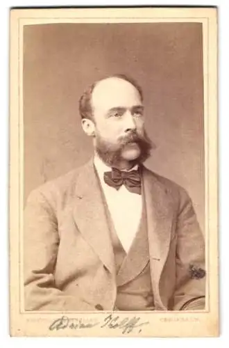 Fotografie Kauffmann & Kessler, Bad Kreuznach, Adrian Kolff mit Backenbart