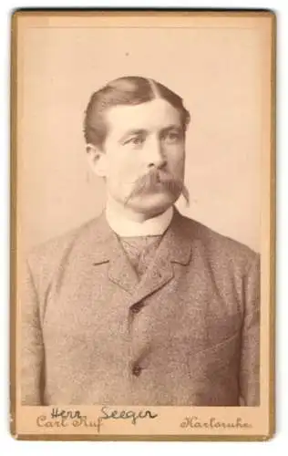 Fotografie Carl Ruf, Karlsruhe, Amalienstrasse 26, Herr Seeger im Porträt