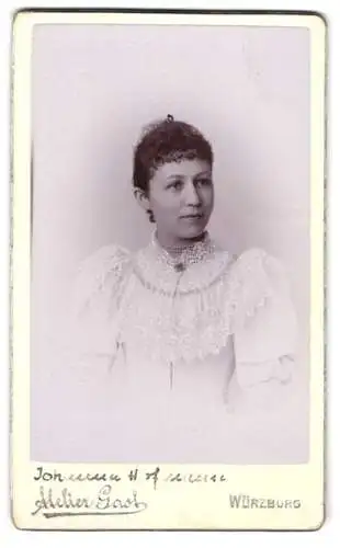 Fotografie Atelier Gast, Würzburg, Eichhorngasse 7, Johanna Hofmann im Jahr 1893