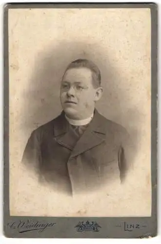 Fotografie C. Weidinger, Linz, Kanonikus Josef Poeschl, Pfarrer in Peilstein im Mühlviertel