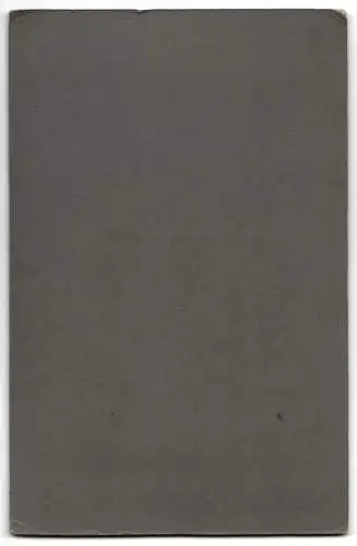 Fotografie junger Soldat in Feldgrau Uniform mit Artillerie Ersatz Pickelhaube Preussen zum Kriegsausmarsch