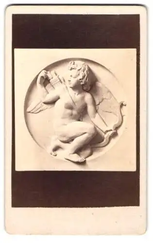 Fotografie unbekannter Fotograf und Ort, Statue: Amor, nach O. Meyer