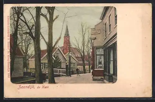 AK Zaandijk, Strassenpartie mit Blick zur Kirche, de Kerk