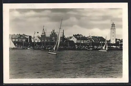 AK Pillau, Leuchtturm und Segelboote