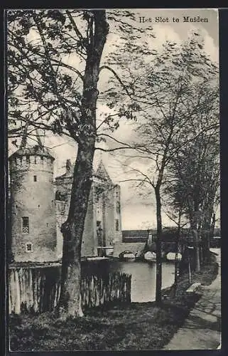 AK Muiden, Het Slot