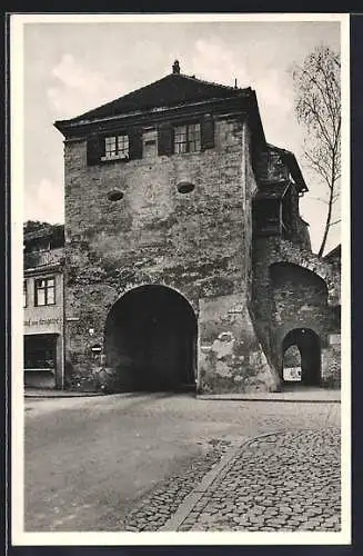 AK Memmingen i. A., Lindauer Tor mit Strassenpartie