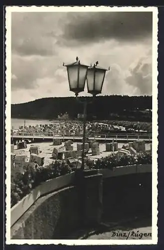 AK Binz /Rügen, Strand mit Laterne