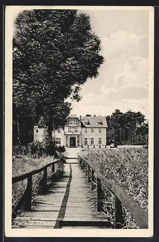 AK Malchow /Meckl., Gebäudeansicht mit Brücke