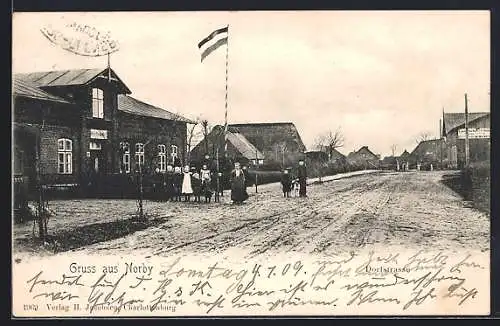 AK Norby / Owschlag, Dorfstrasse mit Passanten