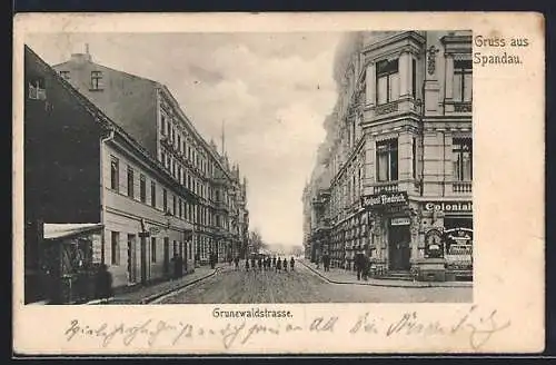 AK Berlin-Spandau, Grunewaldstrasse, Kolonialwarenladen August Friedrich im Eckhaus