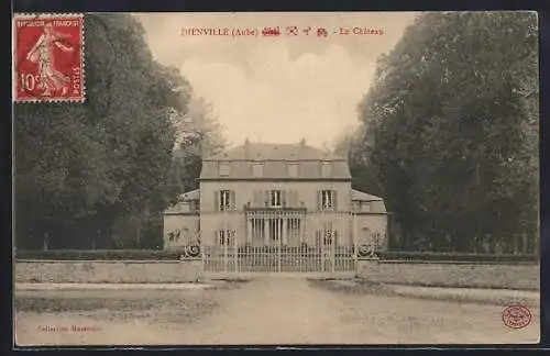 AK Dienville, Le Château entouré de forêt dense