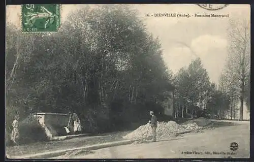 AK Dienville, Fontaine Montrecul et scène de rue animée