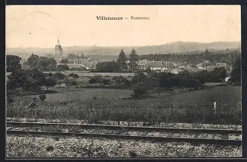 AK Villenauxe, Panorama du village avec clocher et paysage rural