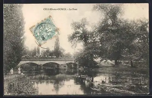 AK Celles-sur-Ource, Le Pont et rivière entourés d`arbres
