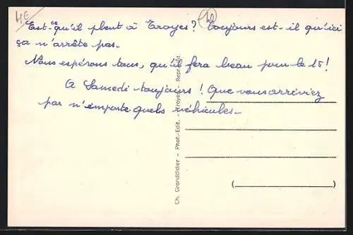 AK Villeneuve-au-Chemin, Vue générale prise du Château