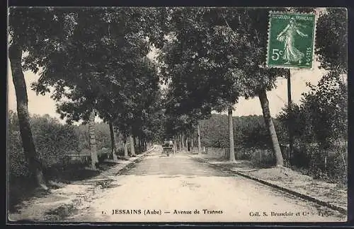 AK Jessains, Avenue de Trannes avec calèche sous les arbres