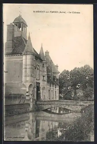 AK Saint-Benoît-sur-Vanne, Le Château et le pont sur l`eau