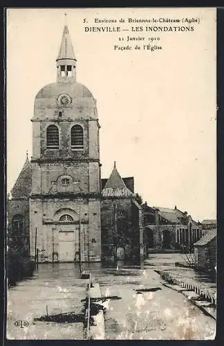 AK Dienville, Les Inondations 1910, Facade de l`Église