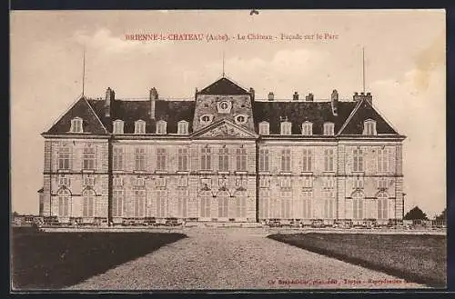 AK Brienne-le-Château, Le Château, Facade sur le Parc