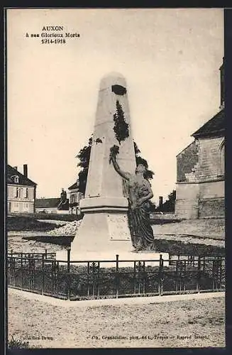 AK Auxon, Monument aux Glorieux Morts de 1914-1918