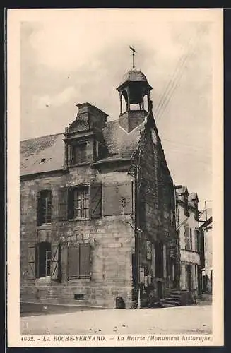 AK La Roche-Bernard, La Mairie, Monument historique