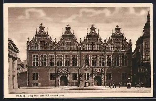 AK Danzig / Gdansk, Zeughaus vom Kohlenmarkt aus