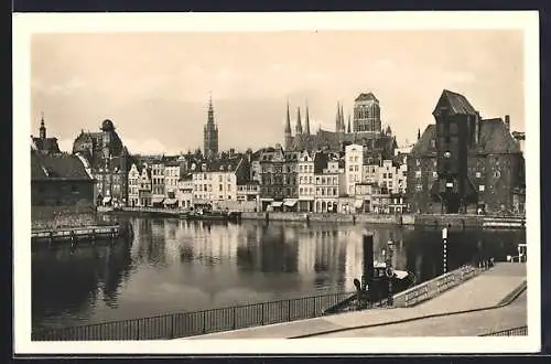 AK Danzig / Gdansk, Krantor, St. Marien und Sternwarte