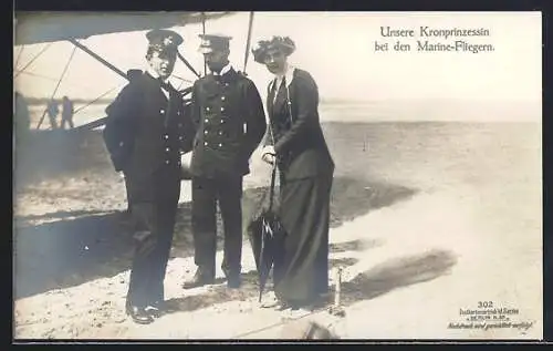 Foto-AK Sanke Nr. 302: Kronprinzessin Cecilie zu Besuch bei den Marine-Fliegern