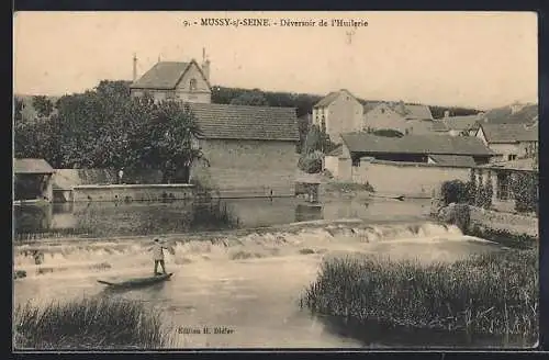 AK Mussy-sur-Seine, Déversoir de l`Huilerie avec paysage fluvial et canot à rame