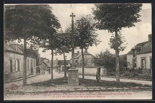 AK Romorantin, La Croix de St. Georges dans la rue bordée d`arbres et maisons anciennes