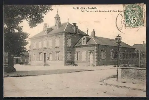 AK Palis, Place Gambetta avec bâtiment historique