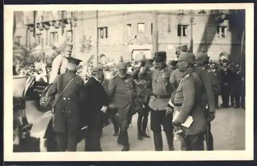 Foto-AK Prinz Leopold von Bayern mit Offizieren