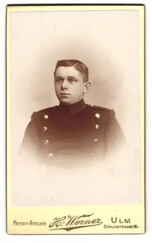 Fotografie H. Werner, Ulm, junger Beamter aus Spaichingen in Dienstuniform