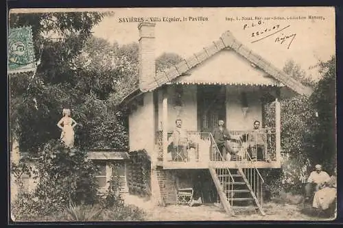 AK Savières, Villa Eugnier, le Pavillon avec des personnes sur la véranda et dans le jardin