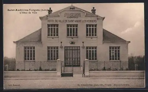 AK Saint-André-les-Vergers, L`Hôtel de Ville et Gendarmerie