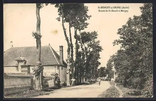 AK Saint-Benoît-sur-Seine, Route de St-Benoît à Mergey avec cycliste et piétons