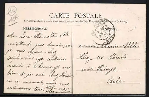 AK Nogent-sur-Seine, Rue des Écluses avec vue sur le canal et les maisons environnantes