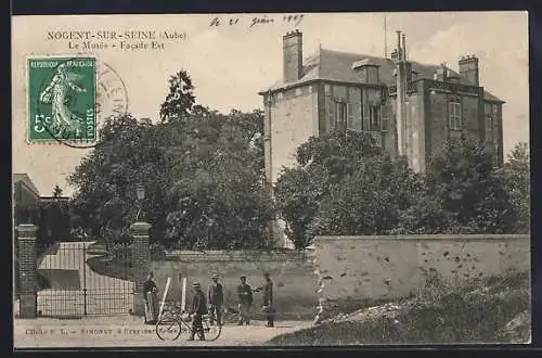 AK Nogent-sur-Seine, Le Musée, Facade Est