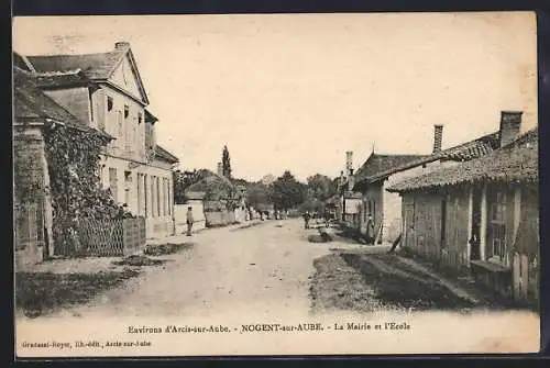 AK Nogent-sur-Aube, La Mairie et l`École