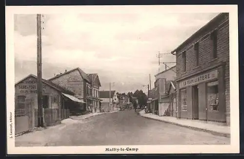 AK Mailly-le-Camp, Rue principale avec commerces et bâtiments locaux