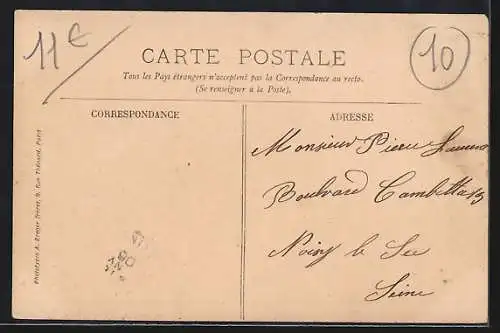 AK Lusigny, Vue de l`église et des bâtiments environnants