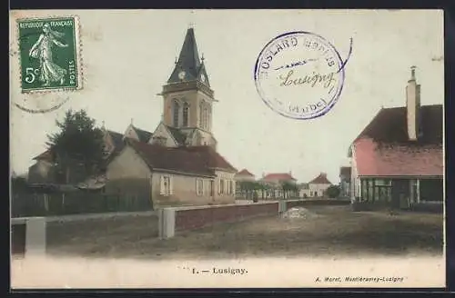 AK Lusigny, Vue de l`église et de la place du village