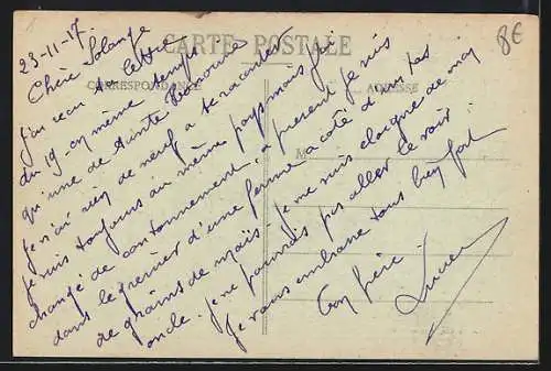 AK Arcis-sur-Aube, La Caisse d`Épargne et passants devant le bâtiment élégant