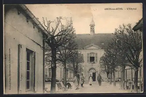 AK Arcis-sur-Aube, L`Hôpital et allée bordée d`arbres en hiver