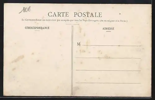 AK Arcis-sur-Aube, La Rue de Châlons avec passants et arbres en automne