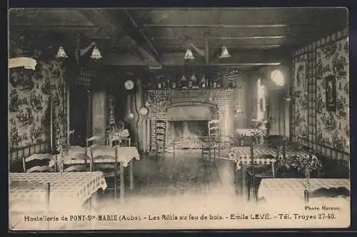 AK Pont-Sainte-Marie, Intérieur de l`Hostellerie avec cheminée et tables dressées