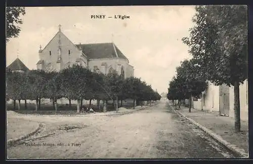 AK Piney, L`Église