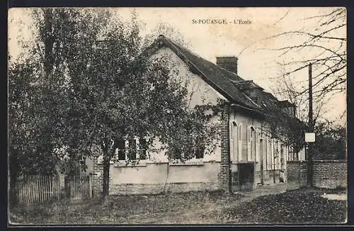 AK Saint-Pouange, L`École et les arbres environnants