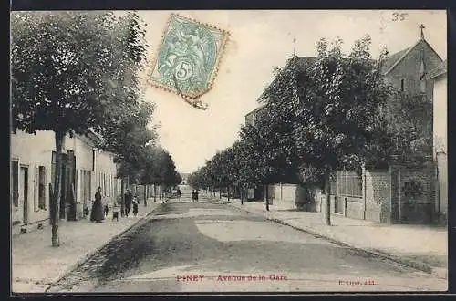 AK Piney, Avenue de la Gare