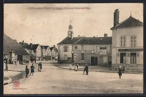 AK Piney, Place de l`Hôtel-de-Ville avec passants et commerces